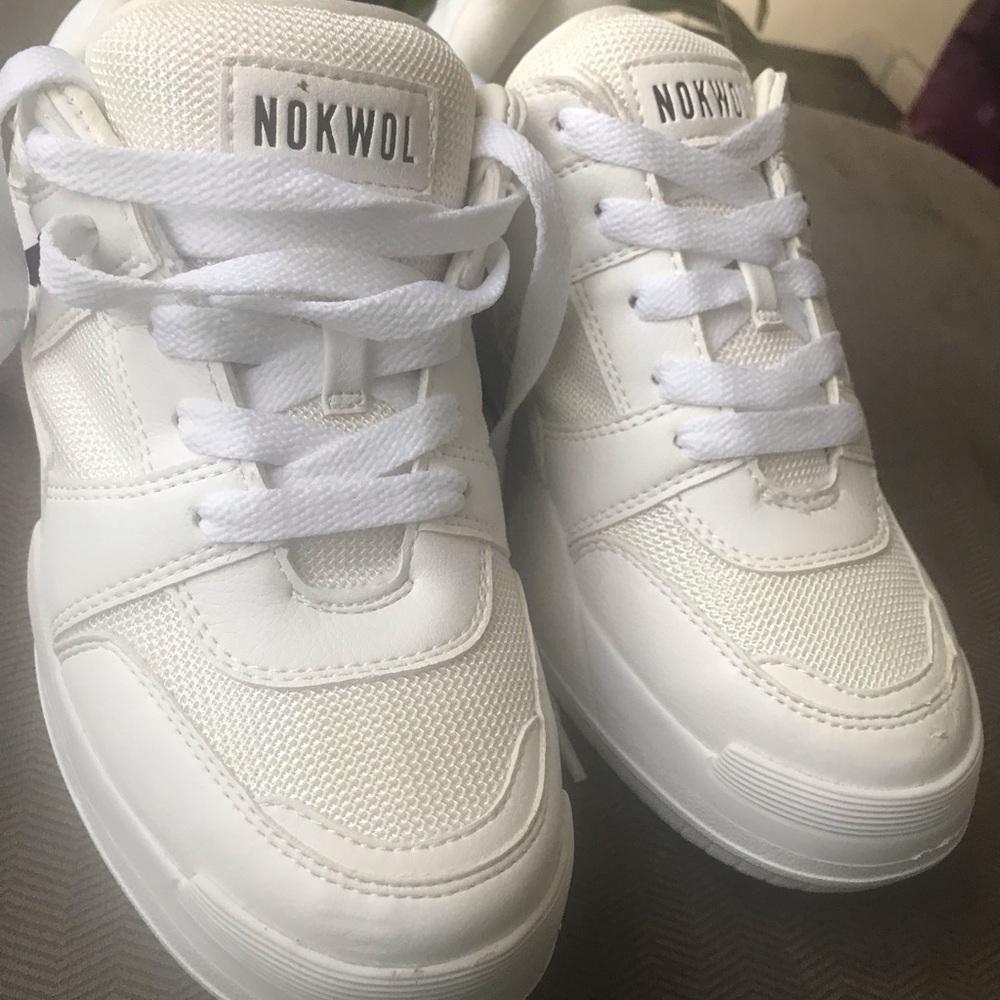 Nokwol new never wear Kids' Classic White Athletic Sneakers